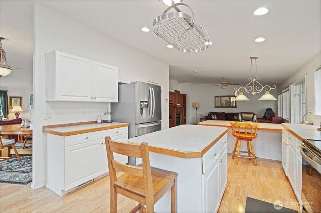 349 Imboden Road, Castle Rock, WA 98611