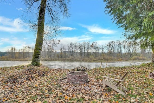 349 Imboden Road, Castle Rock, WA 98611