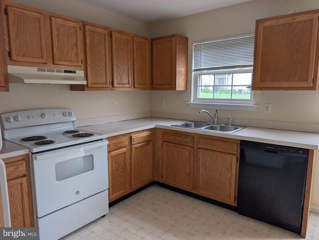 160 INDEPENDENCE DR, Elkton, MD 21921