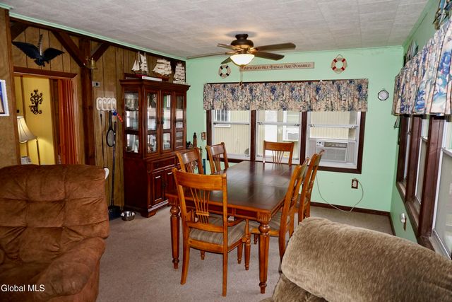 15 Upper Heights Road, Edinburg, NY 12835