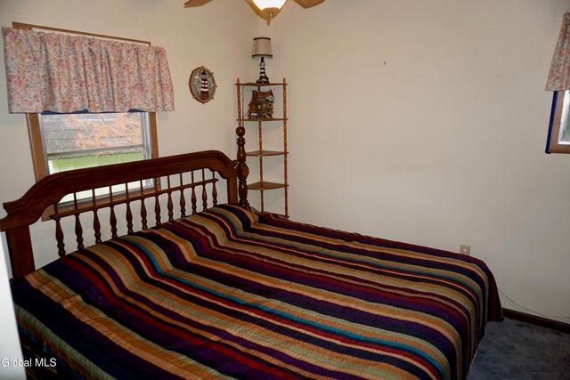 15 Upper Heights Road, Edinburg, NY 12835