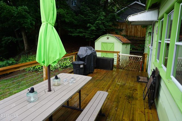 15 Upper Heights Road, Edinburg, NY 12835