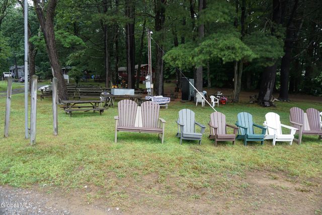 15 Upper Heights Road, Edinburg, NY 12835