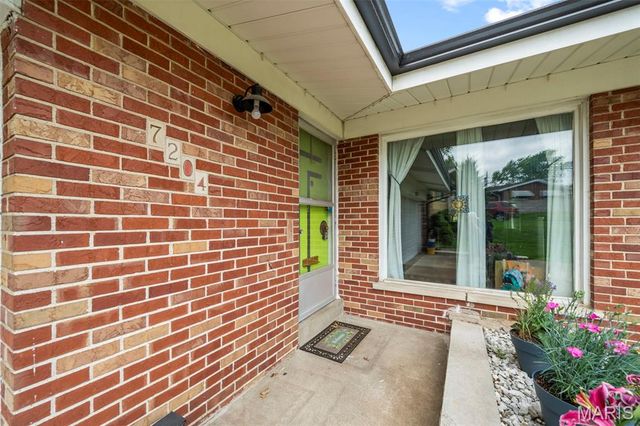 7204 Rockspring Drive, Affton, MO 63123