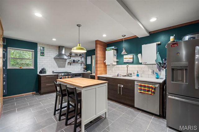 7204 Rockspring Drive, Affton, MO 63123