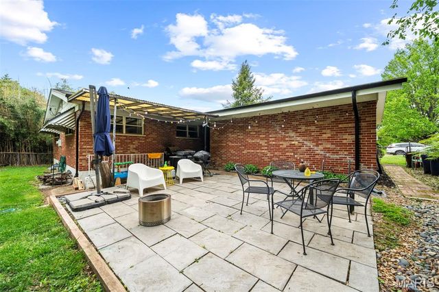 7204 Rockspring Drive, Affton, MO 63123