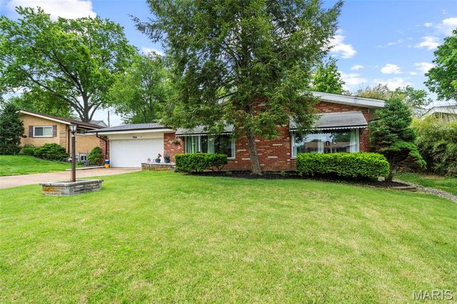 7204 Rockspring Drive, Affton, MO 63123