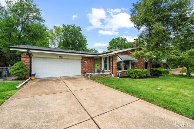7204 Rockspring Drive, Affton, MO 63123
