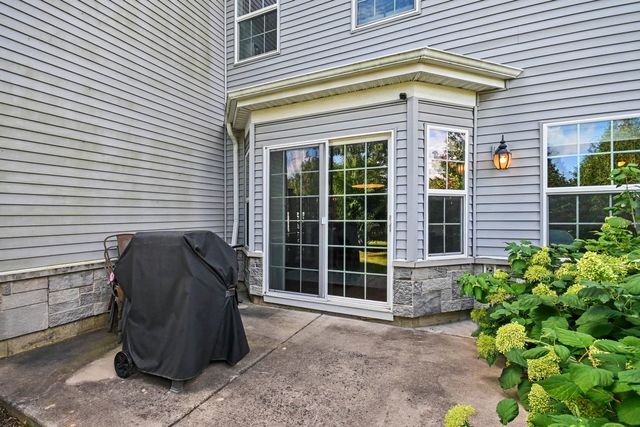 1011 Green Meadow Avenue, Vernon Hills, IL 60061