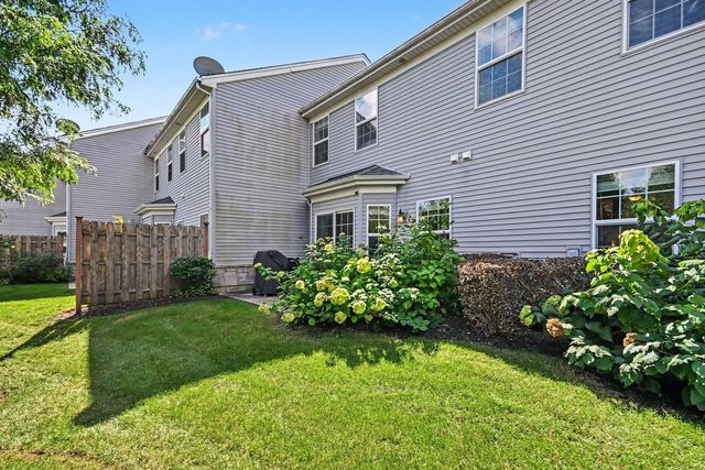 1011 Green Meadow Avenue, Vernon Hills, IL 60061