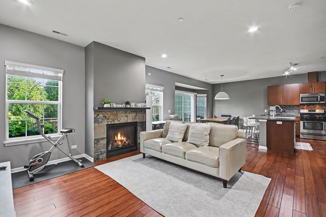 1011 Green Meadow Avenue, Vernon Hills, IL 60061