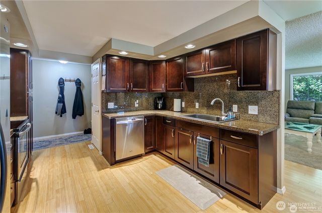 15020 111th Avenue Ct E, Puyallup, WA 98374