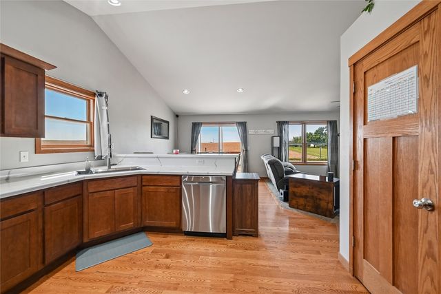 612 Deer Ridge Drive, Atkins, IA 52206
