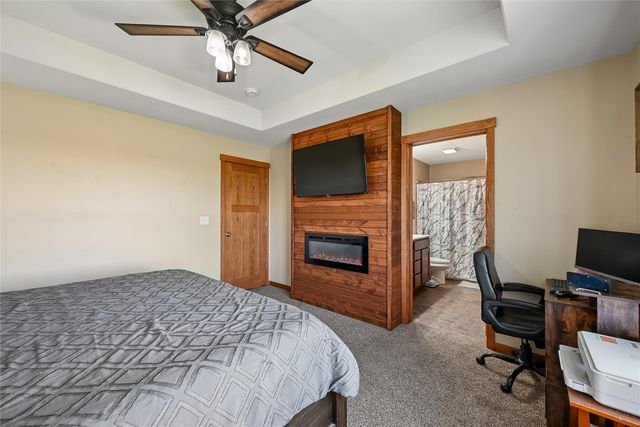 612 Deer Ridge Drive, Atkins, IA 52206