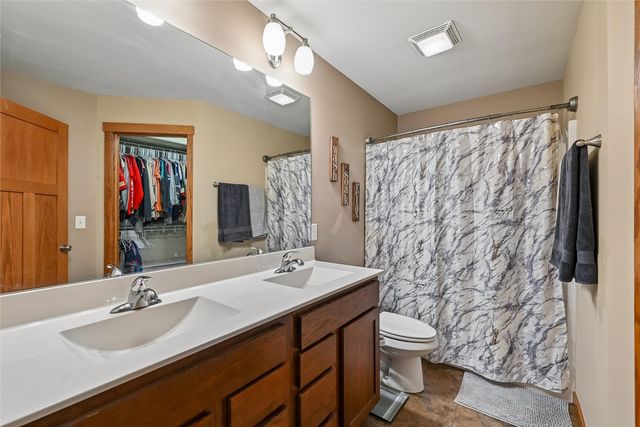 612 Deer Ridge Drive, Atkins, IA 52206
