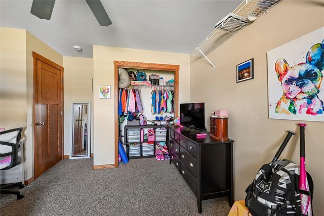 612 Deer Ridge Drive, Atkins, IA 52206