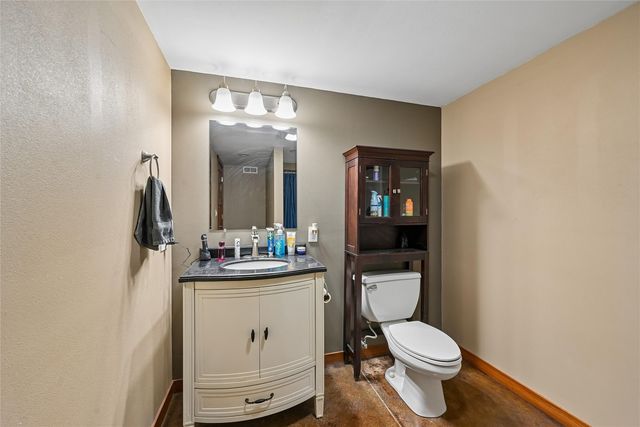 612 Deer Ridge Drive, Atkins, IA 52206