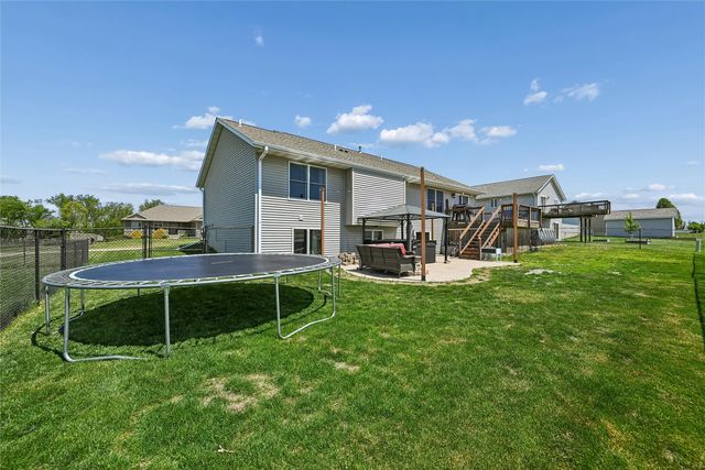 612 Deer Ridge Drive, Atkins, IA 52206