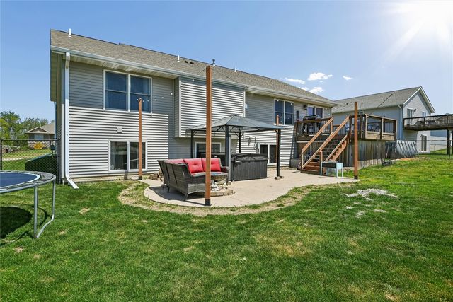 612 Deer Ridge Drive, Atkins, IA 52206