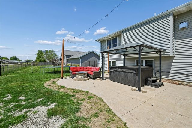 612 Deer Ridge Drive, Atkins, IA 52206