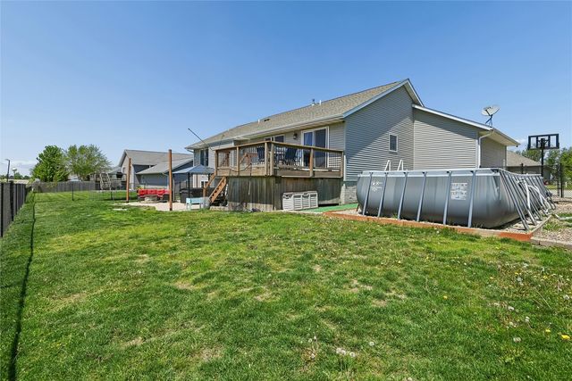 612 Deer Ridge Drive, Atkins, IA 52206