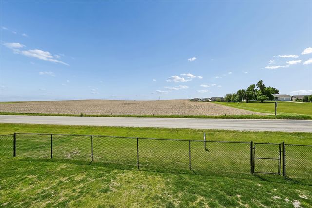 612 Deer Ridge Drive, Atkins, IA 52206