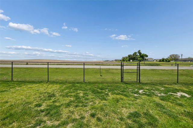 612 Deer Ridge Drive, Atkins, IA 52206