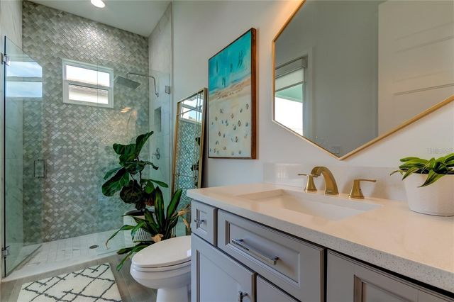 6706 BURLINGTON AVENUE, St Petersburg, FL 33710