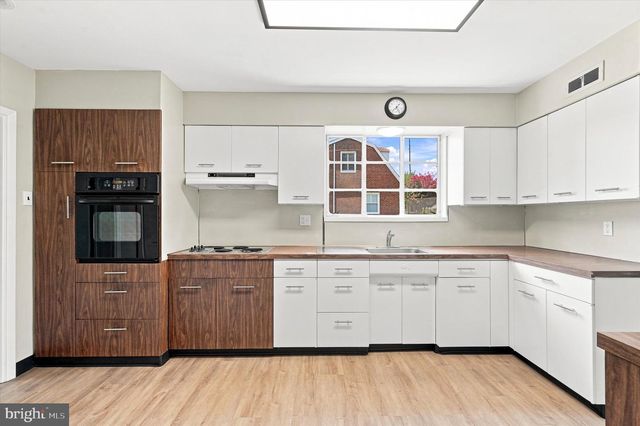 4022 W CHESTER PIKE, Newtown Square, PA 19073
