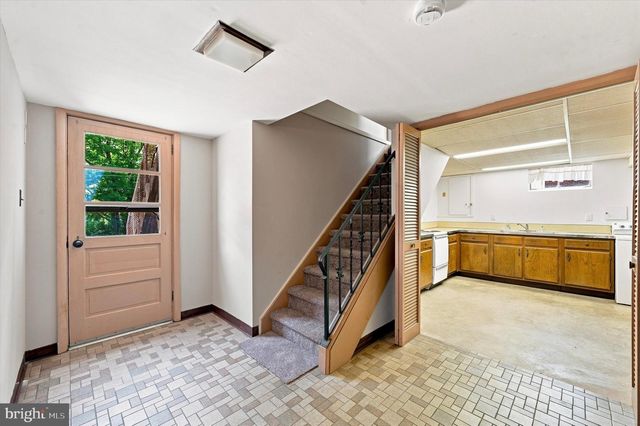 4022 W CHESTER PIKE, Newtown Square, PA 19073