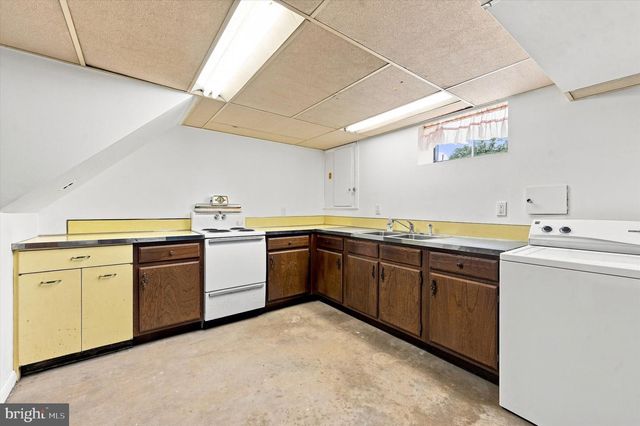 4022 W CHESTER PIKE, Newtown Square, PA 19073