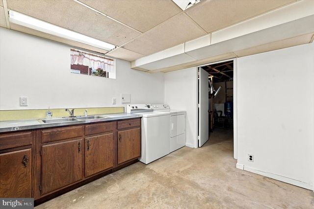 4022 W CHESTER PIKE, Newtown Square, PA 19073