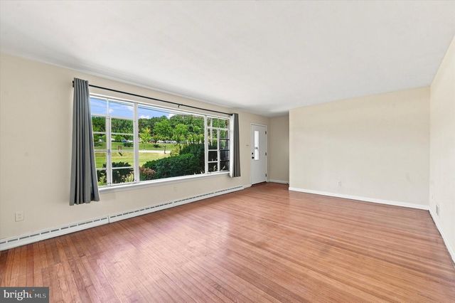 4022 W CHESTER PIKE, Newtown Square, PA 19073