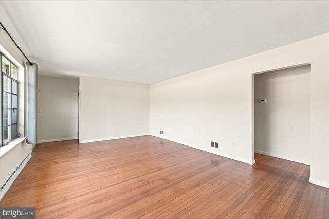 4022 W CHESTER PIKE, Newtown Square, PA 19073