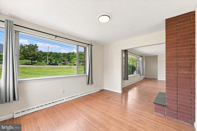 4022 W CHESTER PIKE, Newtown Square, PA 19073