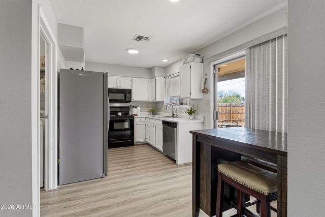 1510 W WICKIEUP Lane, Phoenix, AZ 85027