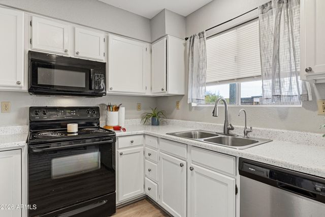 1510 W WICKIEUP Lane, Phoenix, AZ 85027