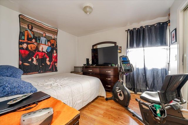 536 Throggs Neck Expressway, Bronx, NY 10465