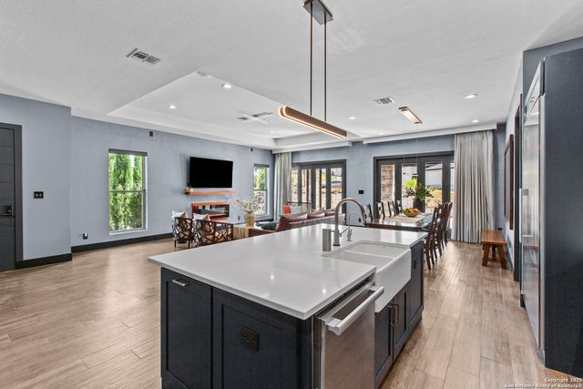 6 DOMINION MDWS, San Antonio, TX 78257