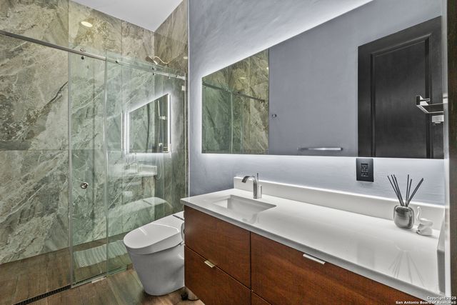 6 DOMINION MDWS, San Antonio, TX 78257