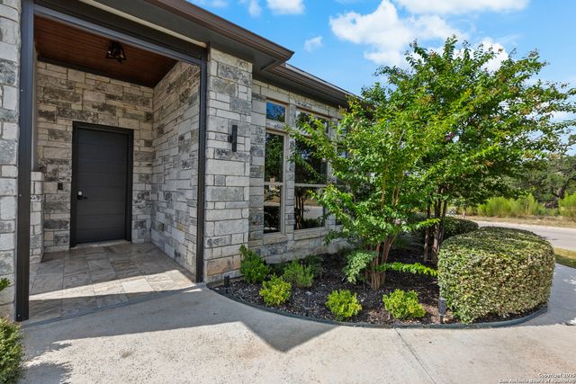6 DOMINION MDWS, San Antonio, TX 78257