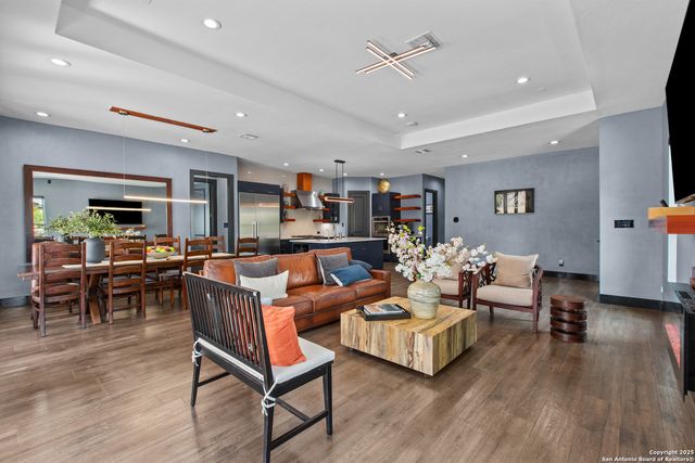 6 DOMINION MDWS, San Antonio, TX 78257