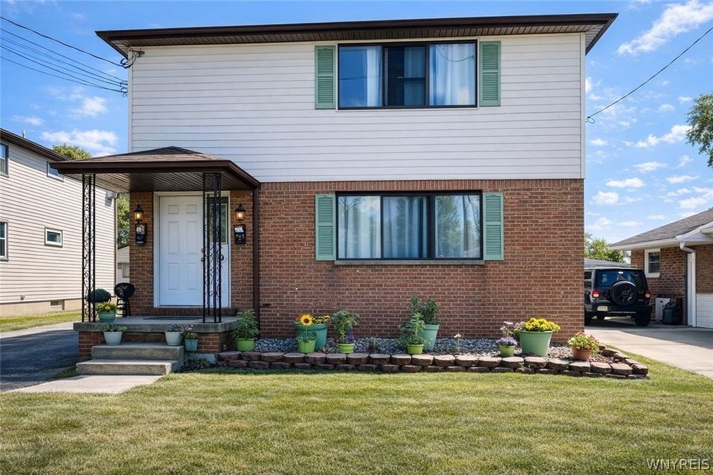 73 Knowlton Avenue, Lackawanna, NY 14218