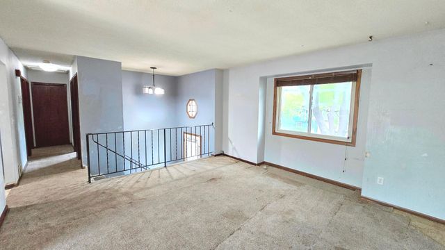1012 104th Avenue NW, Coon Rapids, MN 55433