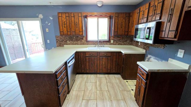 1012 104th Avenue NW, Coon Rapids, MN 55433