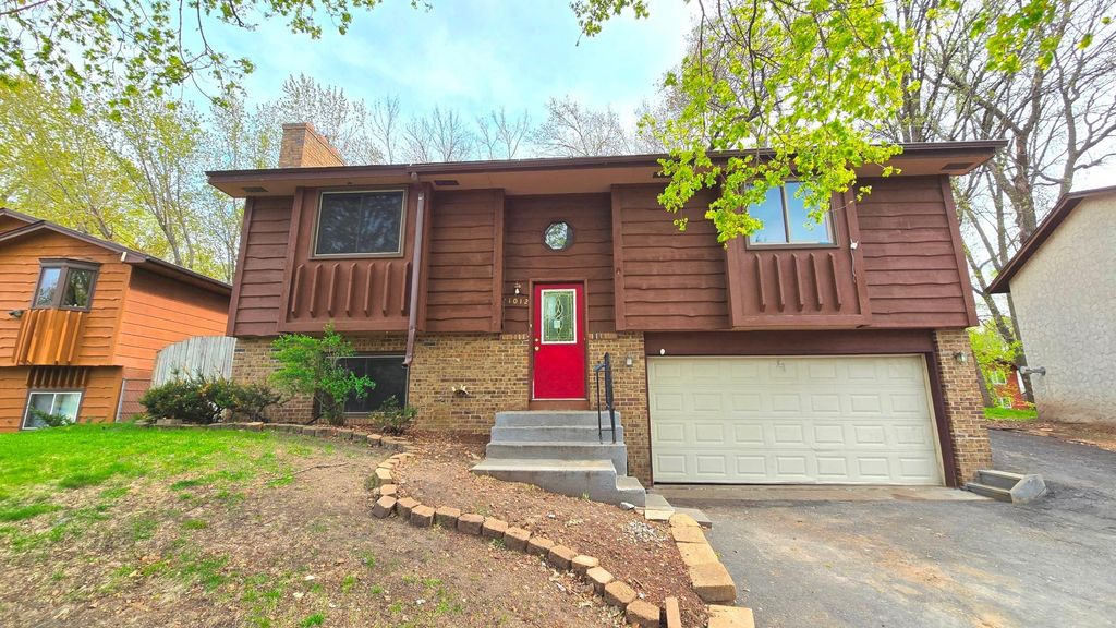 1012 104th Avenue NW, Coon Rapids, MN 55433