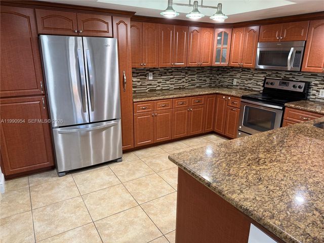 4825 SW 149th Ct 18B, Miami, FL 33185