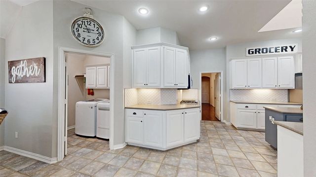 6869 Shoreview Drive, Grand Prairie, TX 75054