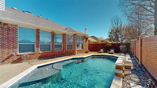 6869 Shoreview Drive, Grand Prairie, TX 75054