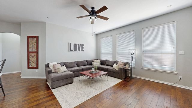 6869 Shoreview Drive, Grand Prairie, TX 75054